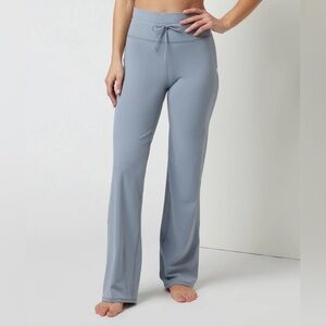 Vuori Women's Wide Leg Pants in Light Gray